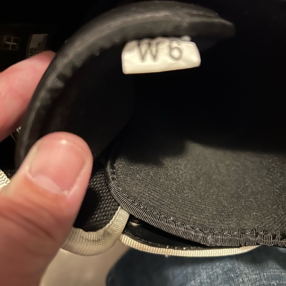 Forum Woman’s snowboard shoes size 6 - Picture 2 of 6